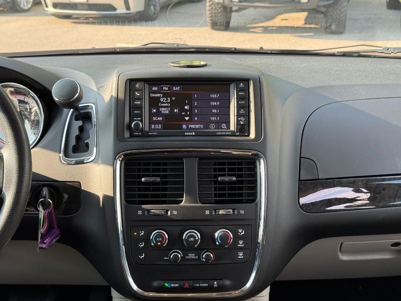 Dodge Grand Caravan Vehicle Image 16