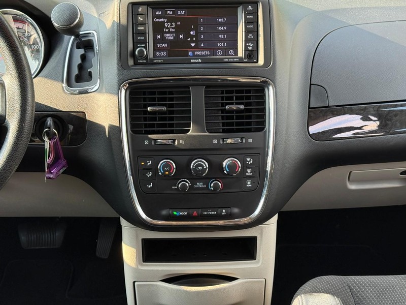 Dodge Grand Caravan Vehicle Image 17