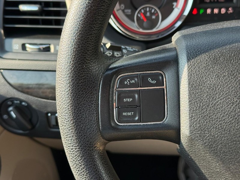 Dodge Grand Caravan Vehicle Image 21