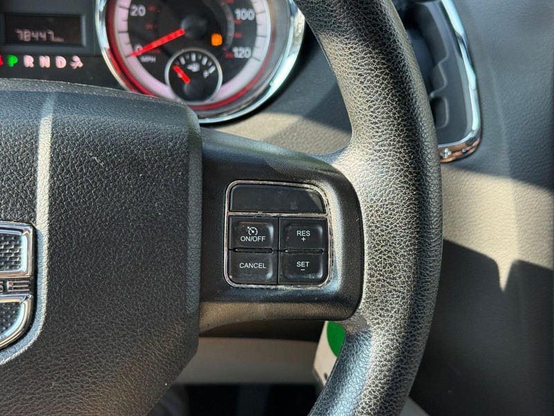 Dodge Grand Caravan Vehicle Image 22