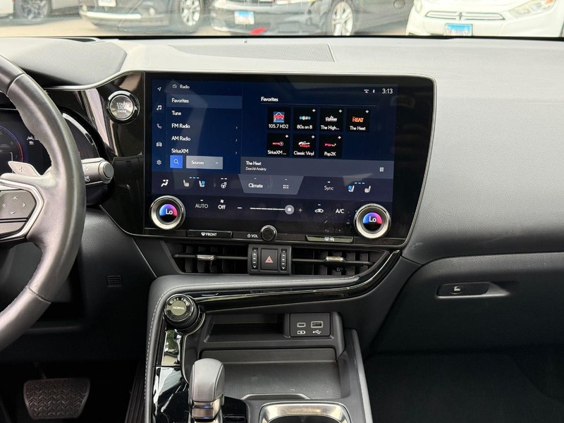 Lexus NX Vehicle Image 17