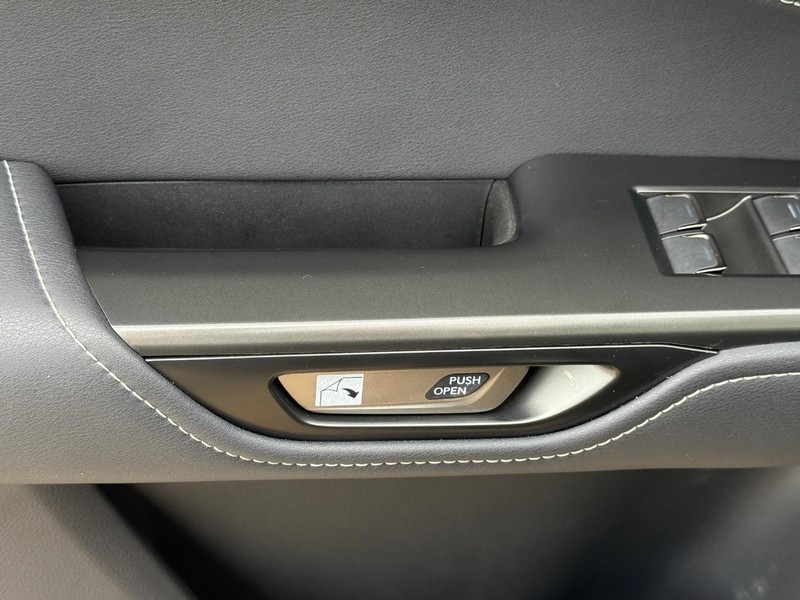 Lexus NX Vehicle Image 21
