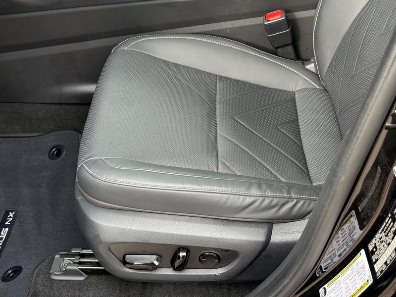 Lexus NX Vehicle Image 22