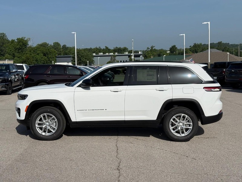 Jeep Grand Cherokee Vehicle Image 03