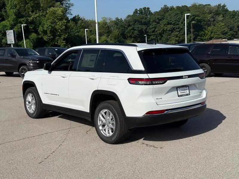 Jeep Grand Cherokee Vehicle Image 04