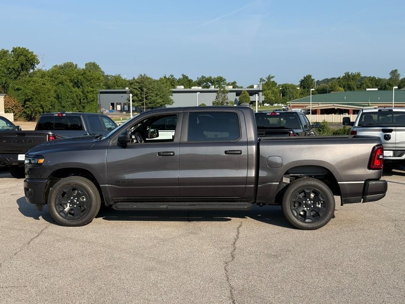 Ram 1500 Vehicle Full-screen Gallery Image 2