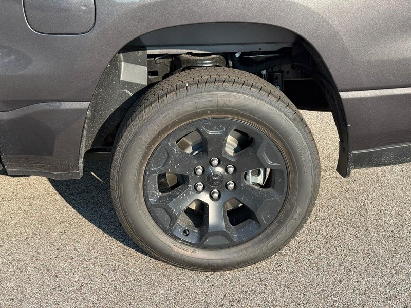 Ram 1500 Vehicle Full-screen Gallery Image 4