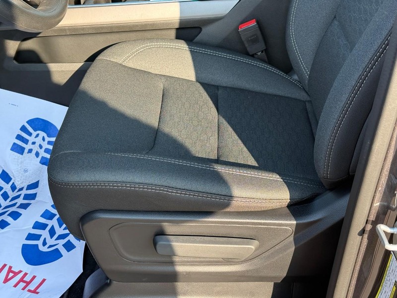 Ram 1500 Vehicle Full-screen Gallery Image 11