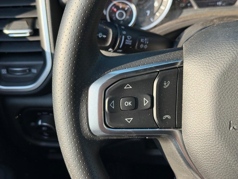 Ram 1500 Vehicle Full-screen Gallery Image 13