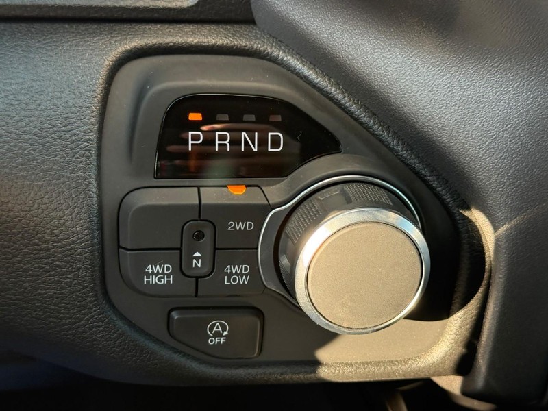 Ram 1500 Vehicle Full-screen Gallery Image 15