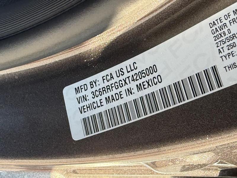 Ram 1500 Vehicle Full-screen Gallery Image 17