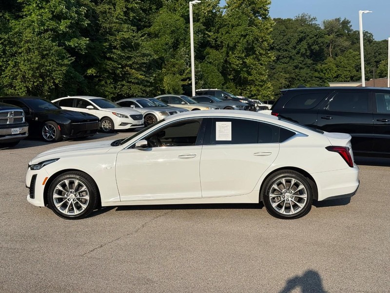 Cadillac CT5 Vehicle Full-screen Gallery Image 2