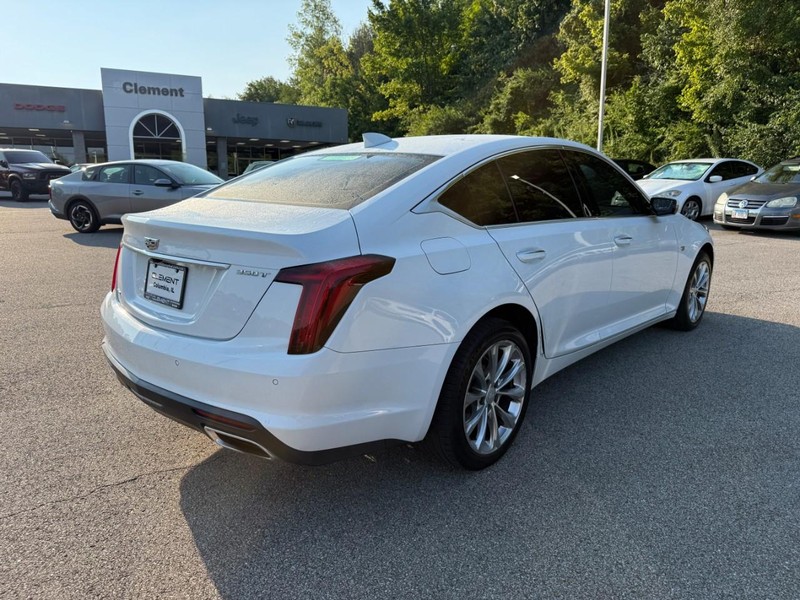 Cadillac CT5 Vehicle Full-screen Gallery Image 7