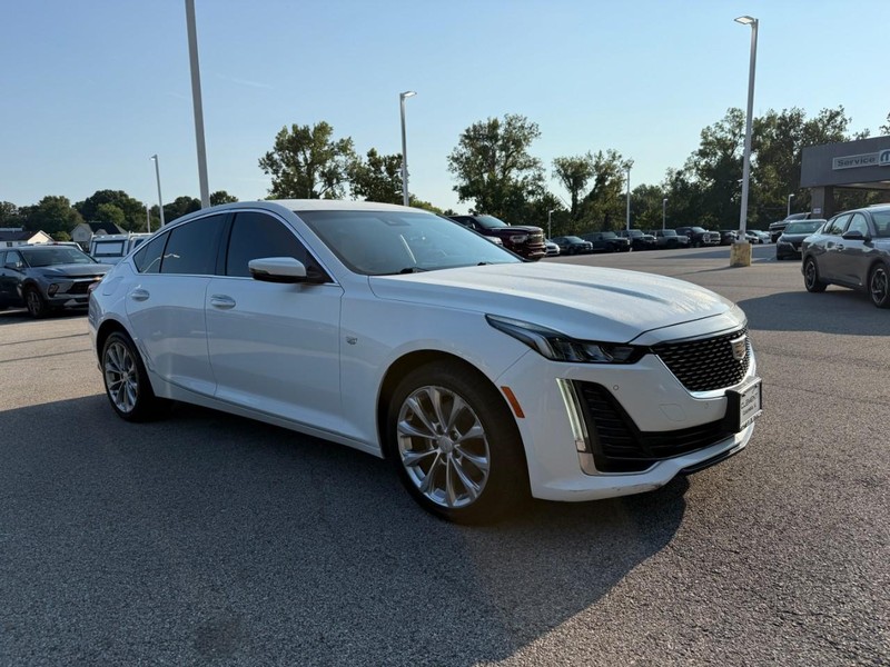 Cadillac CT5 Vehicle Full-screen Gallery Image 8