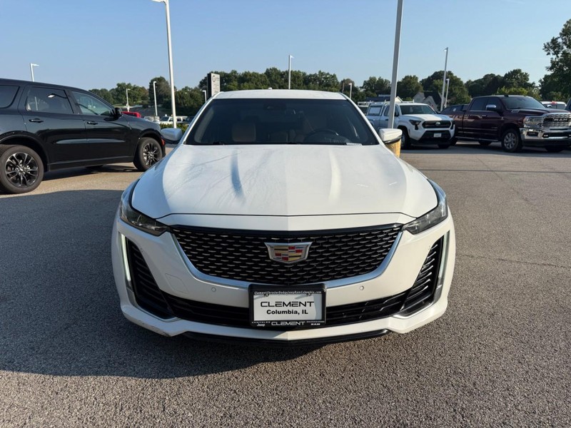Cadillac CT5 Vehicle Full-screen Gallery Image 9