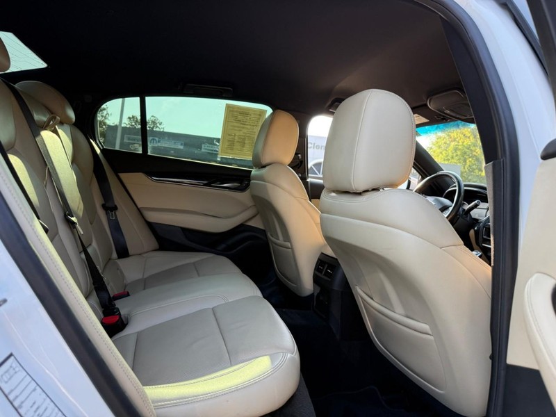 Cadillac CT5 Vehicle Full-screen Gallery Image 10