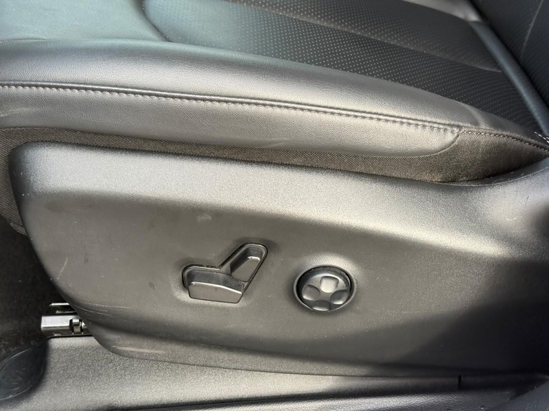 Chrysler Pacifica Vehicle Full-screen Gallery Image 20