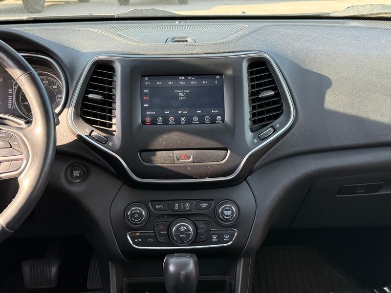 Jeep Cherokee Vehicle Full-screen Gallery Image 14