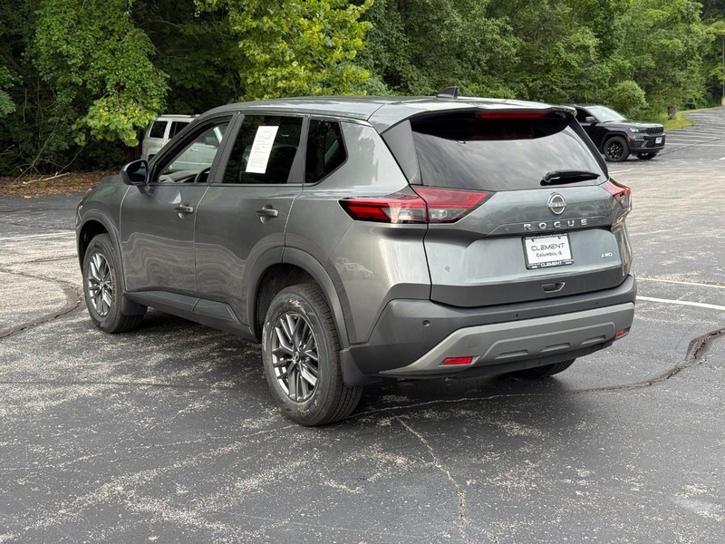 Nissan Rogue Vehicle Image 04