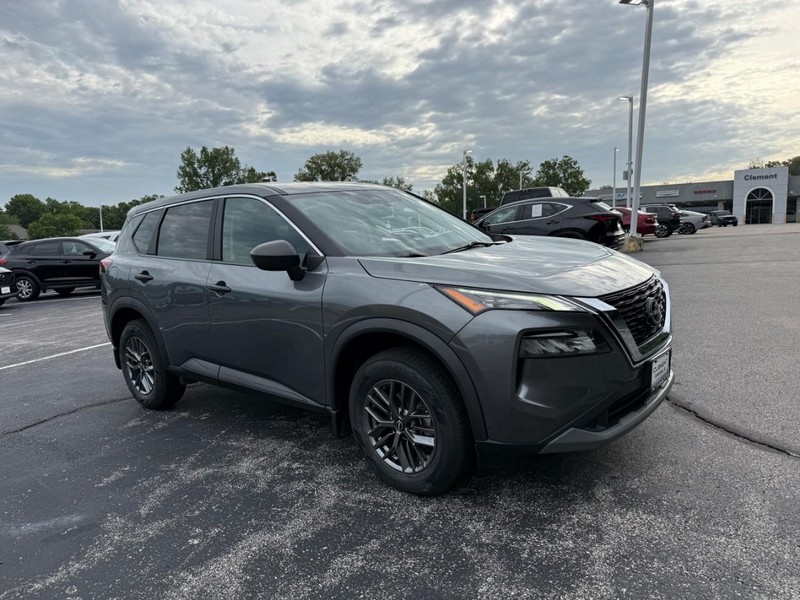 Nissan Rogue Vehicle Image 12