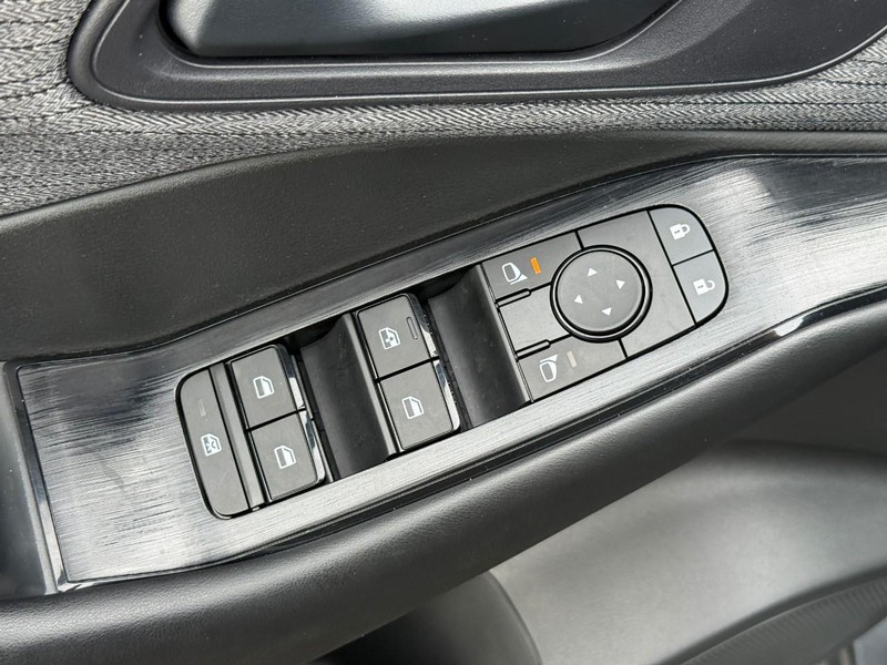 Nissan Rogue Vehicle Image 20