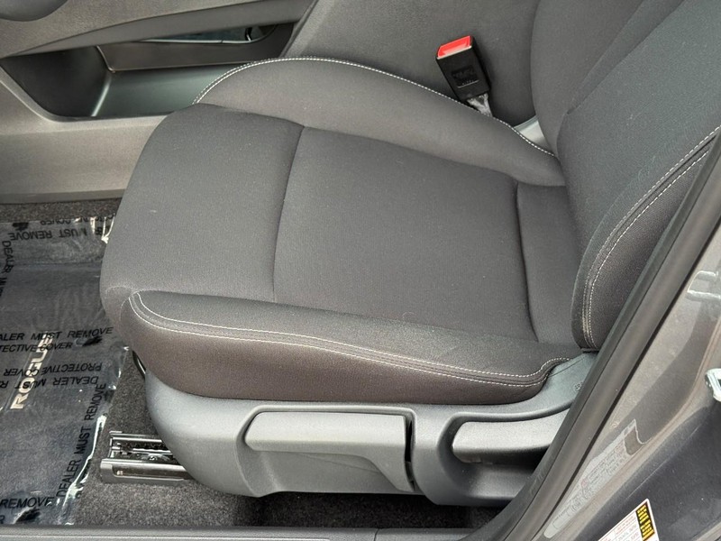 Nissan Rogue Vehicle Image 21
