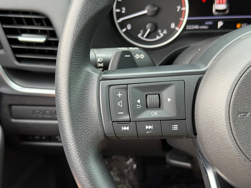 Nissan Rogue Vehicle Image 22