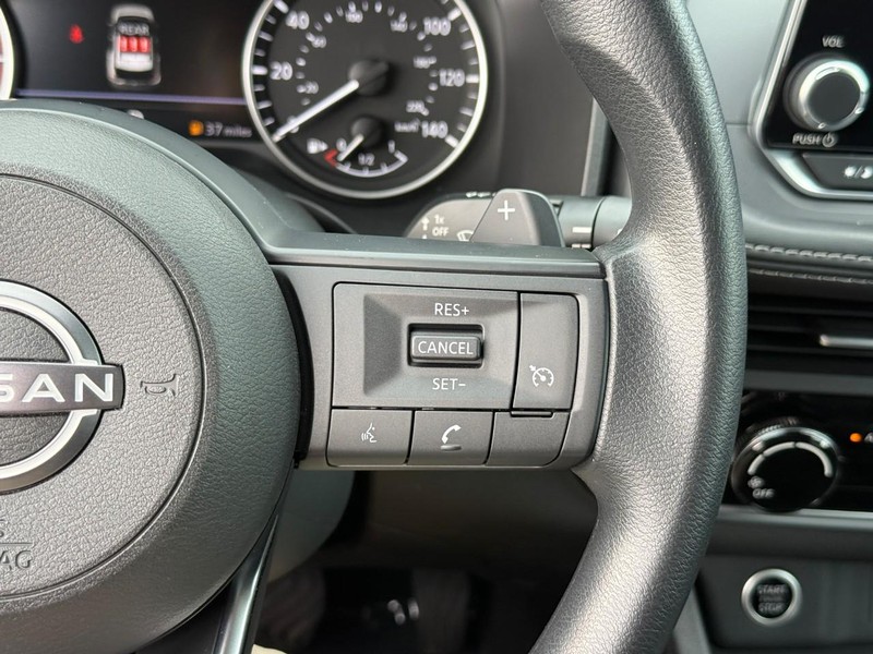Nissan Rogue Vehicle Image 23