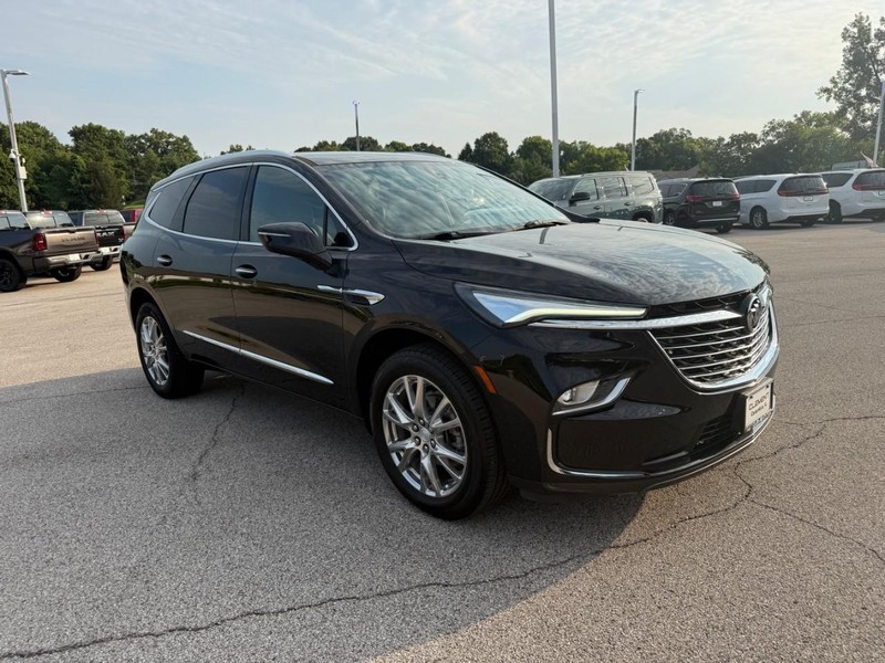 Buick Enclave Vehicle Full-screen Gallery Image 8