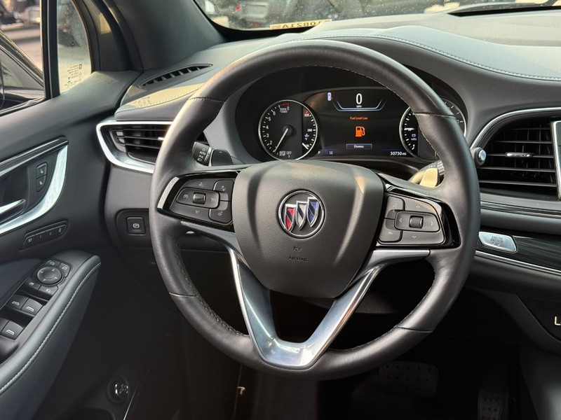 Buick Enclave Vehicle Full-screen Gallery Image 13