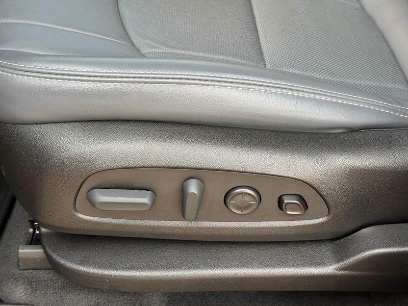 Buick Enclave Vehicle Full-screen Gallery Image 19