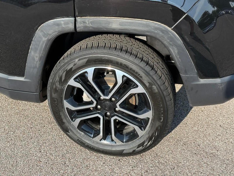 Jeep Compass Vehicle Full-screen Gallery Image 4