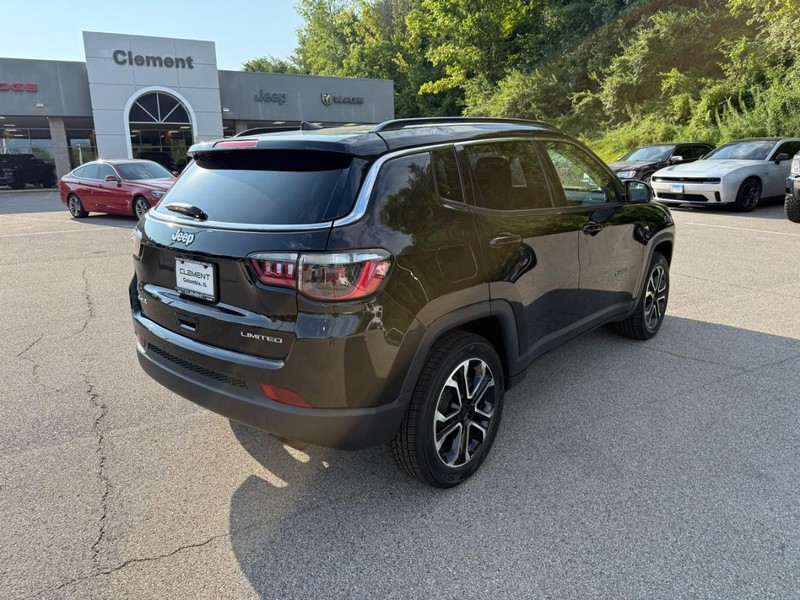Jeep Compass Vehicle Full-screen Gallery Image 7