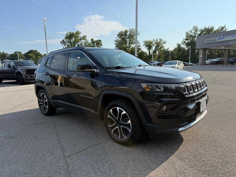 Jeep Compass Vehicle Full-screen Gallery Image 8