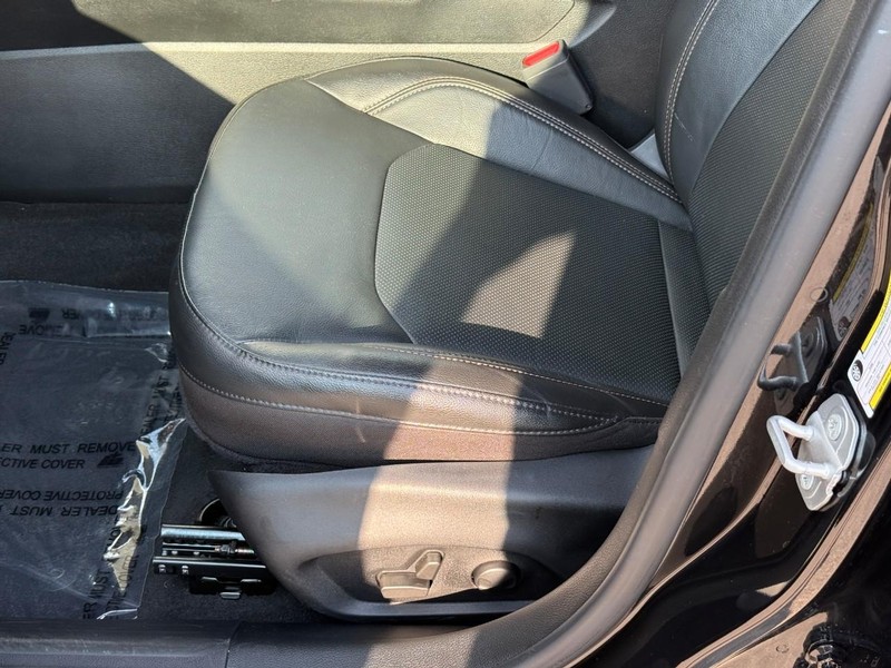 Jeep Compass Vehicle Full-screen Gallery Image 17