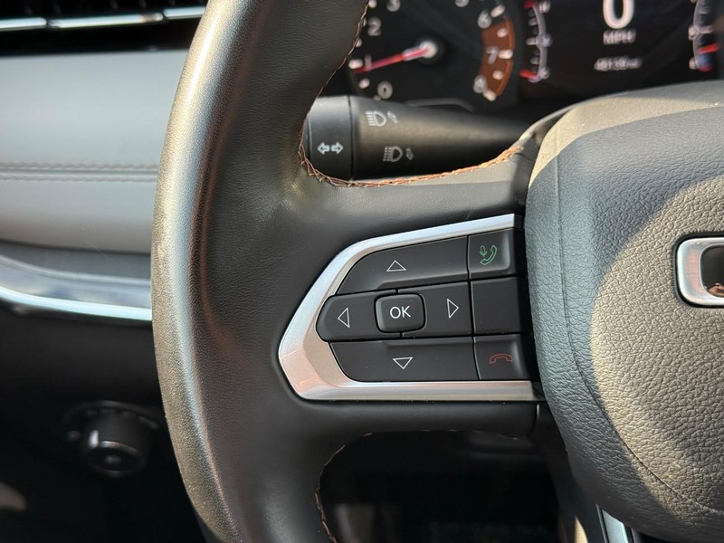 Jeep Compass Vehicle Full-screen Gallery Image 18