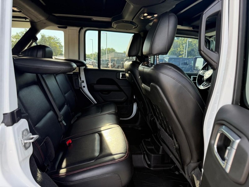 Jeep Wrangler Vehicle Image 13