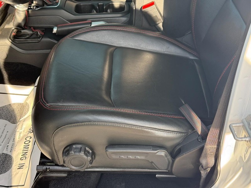 Jeep Wrangler Vehicle Image 19