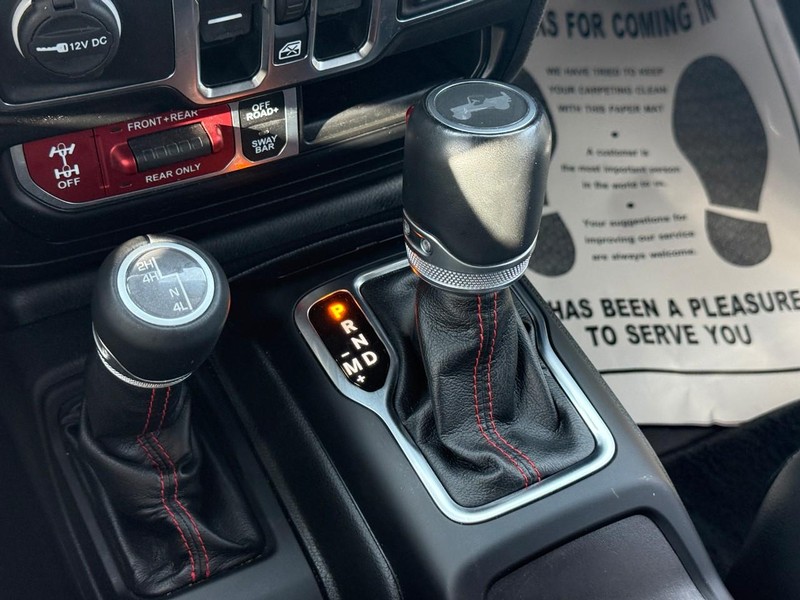 Jeep Wrangler Vehicle Image 24