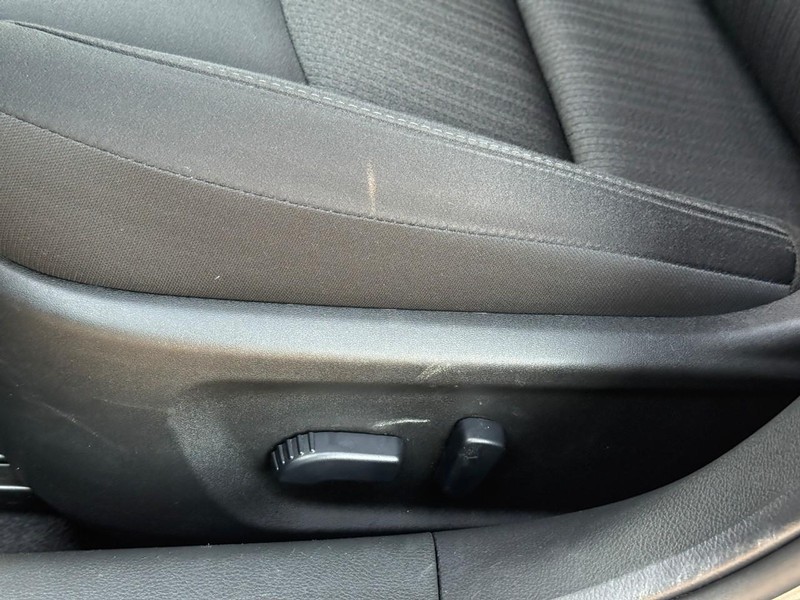 Nissan Altima Vehicle Image 21