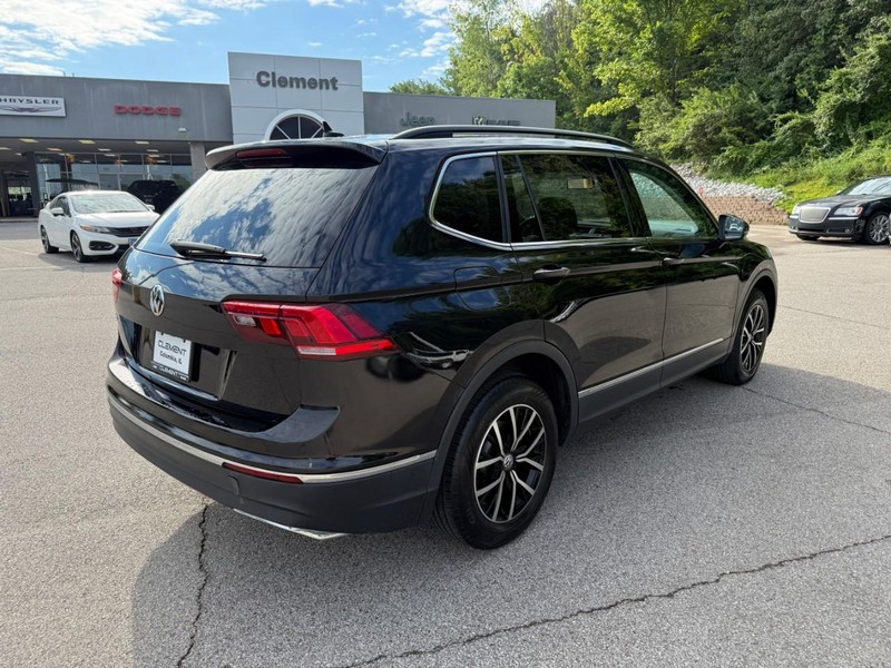 Volkswagen Tiguan Vehicle Full-screen Gallery Image 8