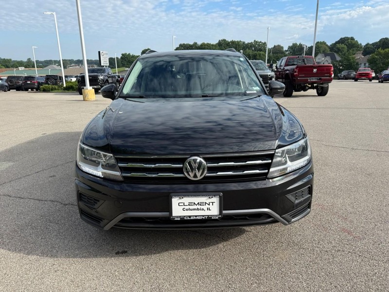 Volkswagen Tiguan Vehicle Full-screen Gallery Image 10