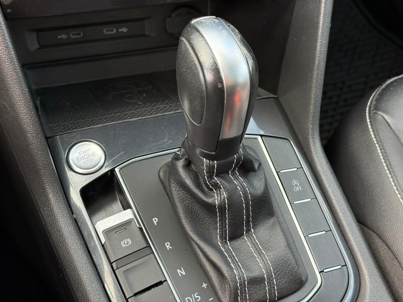 Volkswagen Tiguan Vehicle Full-screen Gallery Image 22