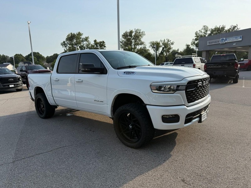 Ram 1500 Vehicle Full-screen Gallery Image 8
