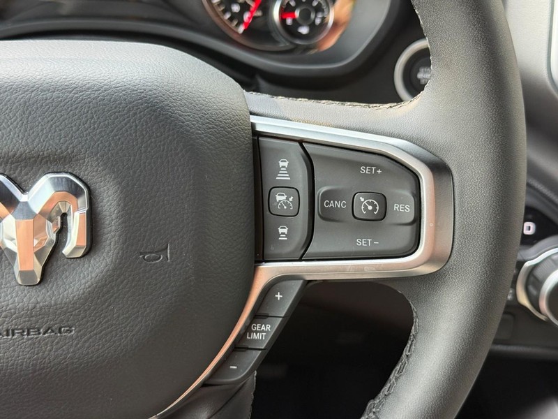 Ram 1500 Vehicle Full-screen Gallery Image 19