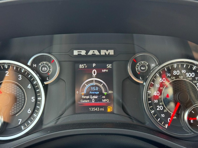 Ram 1500 Vehicle Full-screen Gallery Image 20