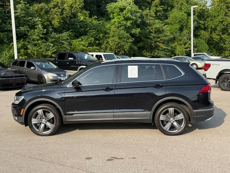 Volkswagen Tiguan Vehicle Full-screen Gallery Image 2