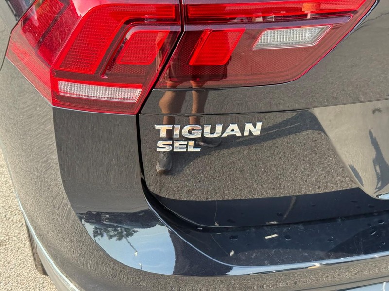 Volkswagen Tiguan Vehicle Full-screen Gallery Image 5