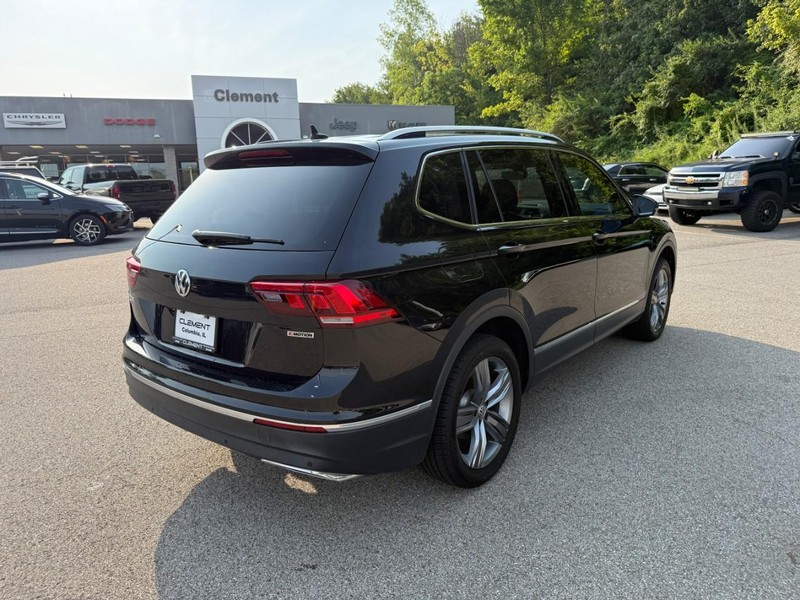 Volkswagen Tiguan Vehicle Full-screen Gallery Image 8