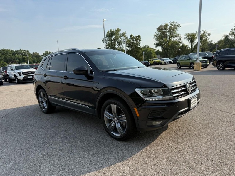 Volkswagen Tiguan Vehicle Full-screen Gallery Image 9